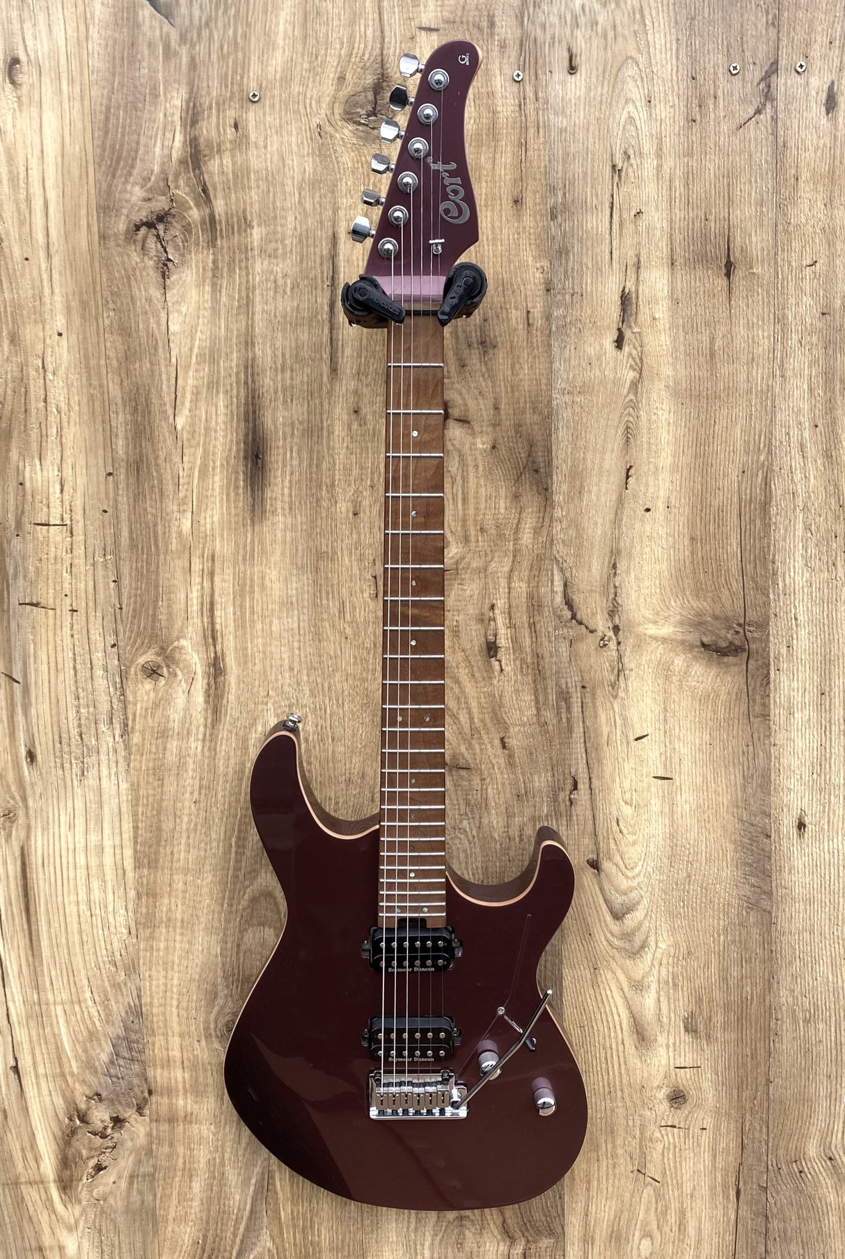 Cort G300 Pro Vivid Burgundy