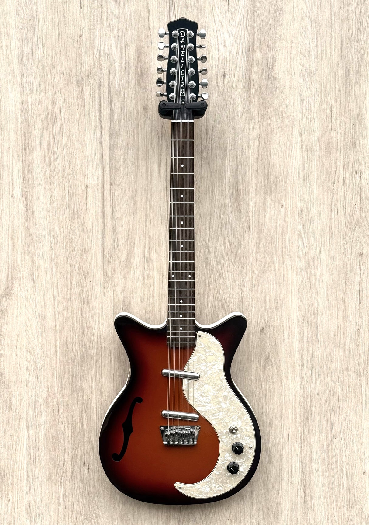 Danelectro DC59 12-String Semi-Hollow Sunburst