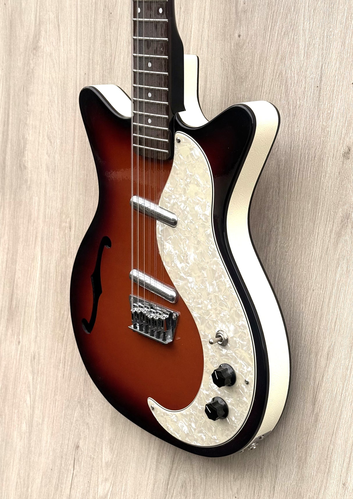 Danelectro DC59 12-String Semi-Hollow Sunburst