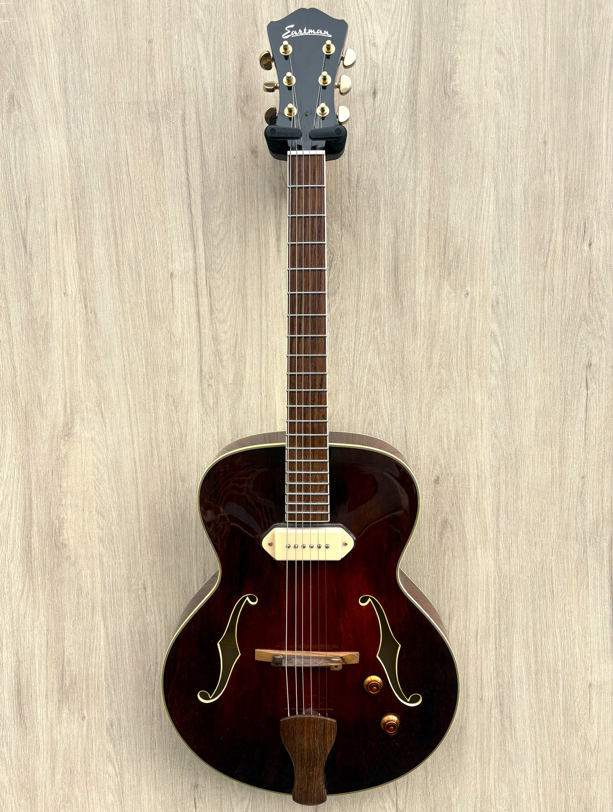 Eastman AR405E Honey Amber 2016 With Hard Case