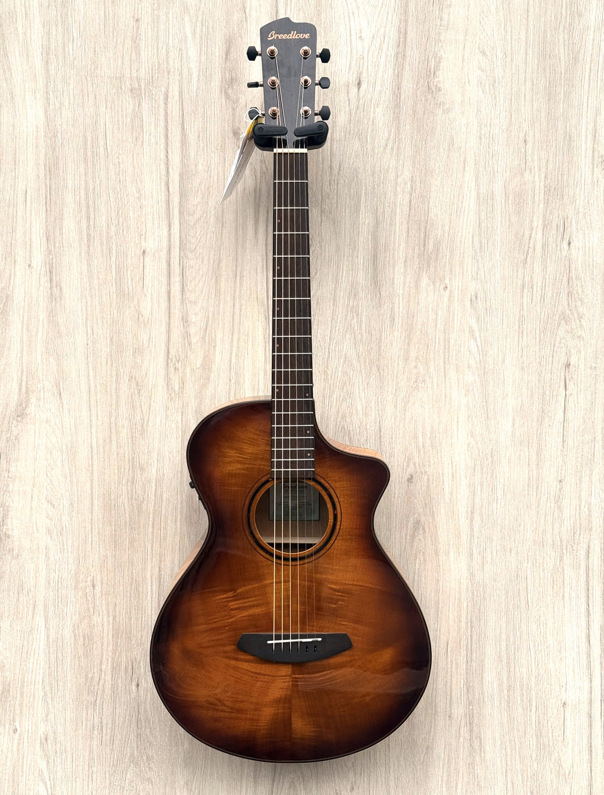 Breedlove ECO Pursuit Exotic S Concertina Tigers Eye CE - Myrtlewood