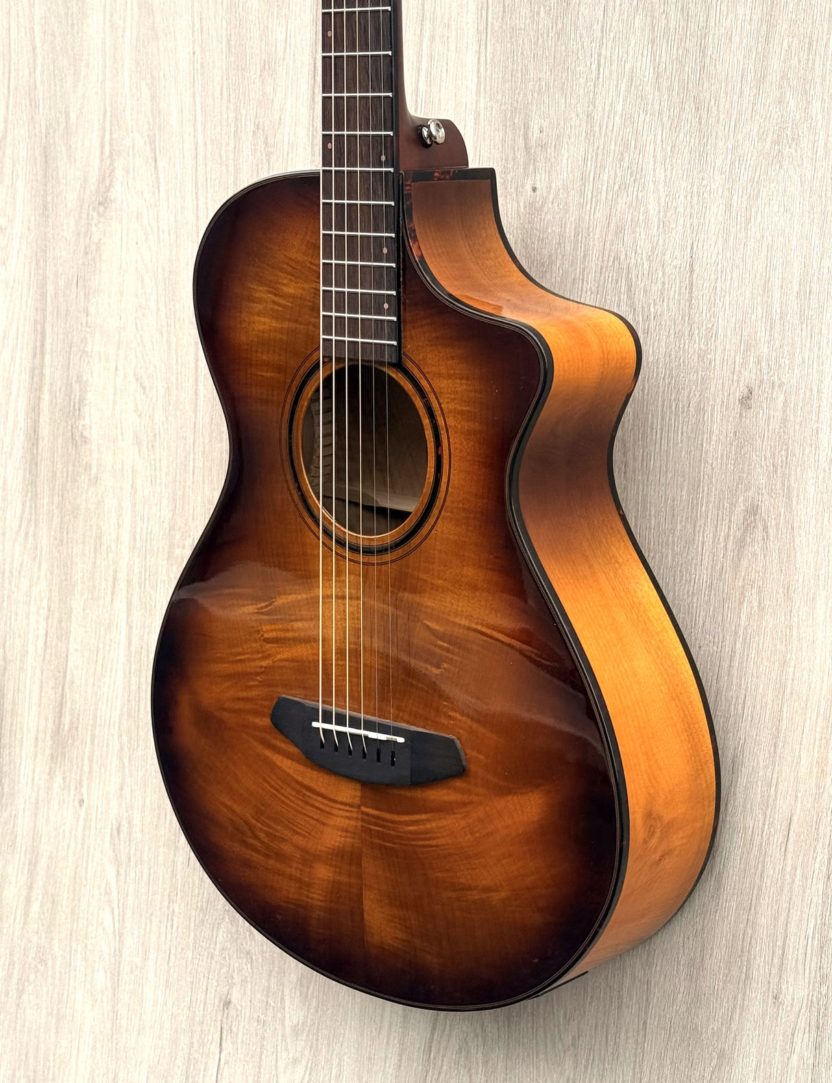 Breedlove ECO Pursuit Exotic S Concertina Tigers Eye CE - Myrtlewood