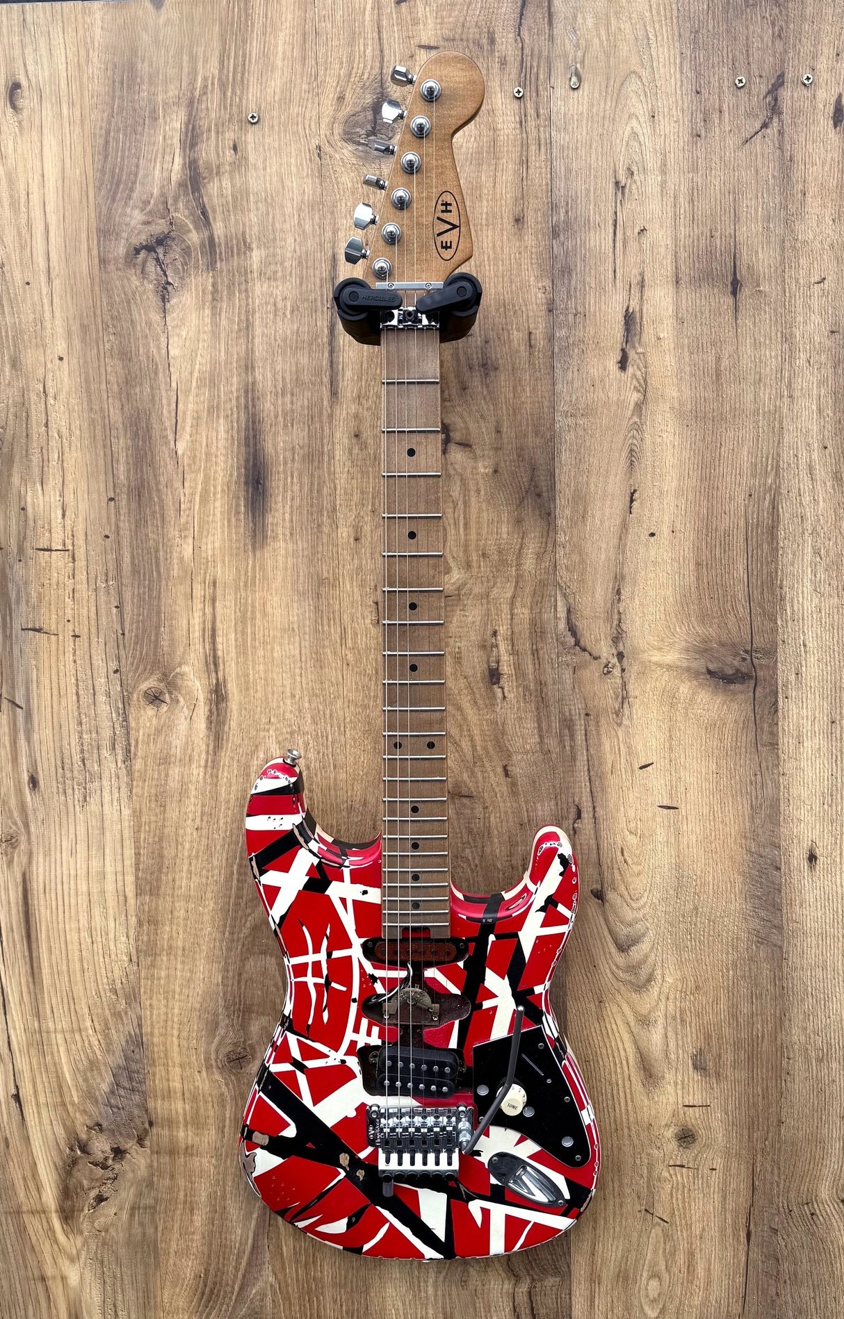 EVH Striped Series Frankie Relic Red With Black Stripes