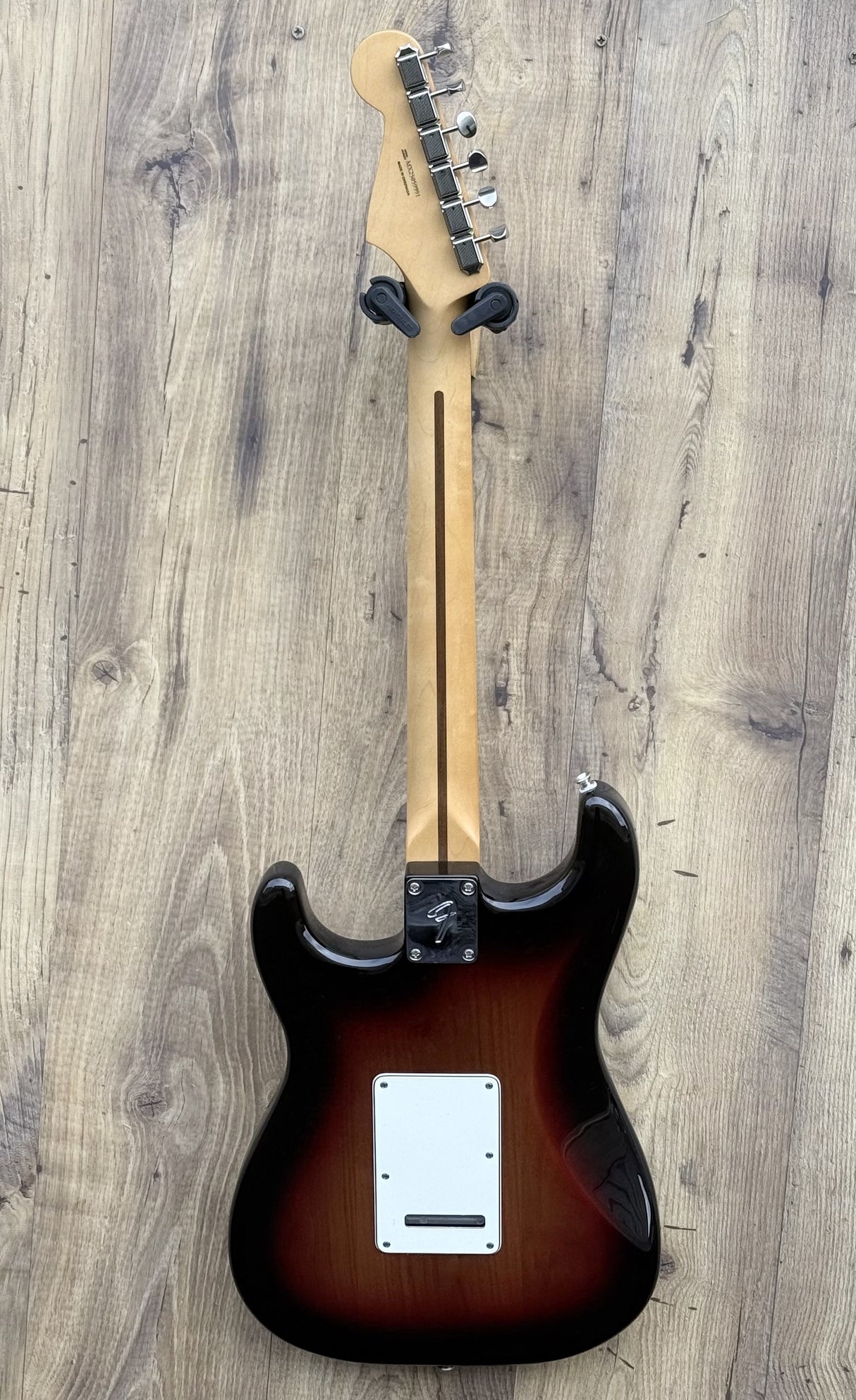 Fender Player II Strat RW 3 Colour Sunburst with Noiseless Pickups 2025