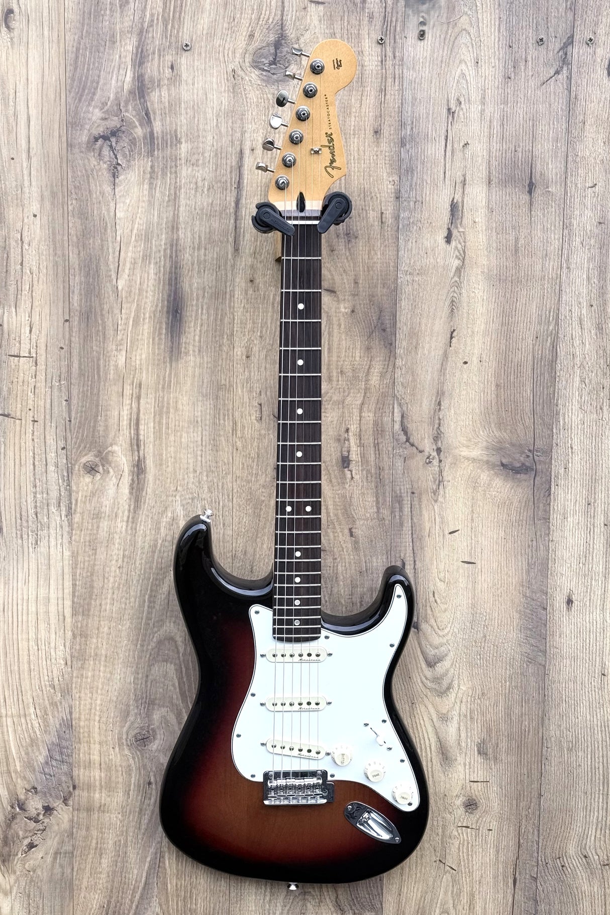 Fender Player II Strat RW 3 Colour Sunburst with Noiseless Pickups 2025