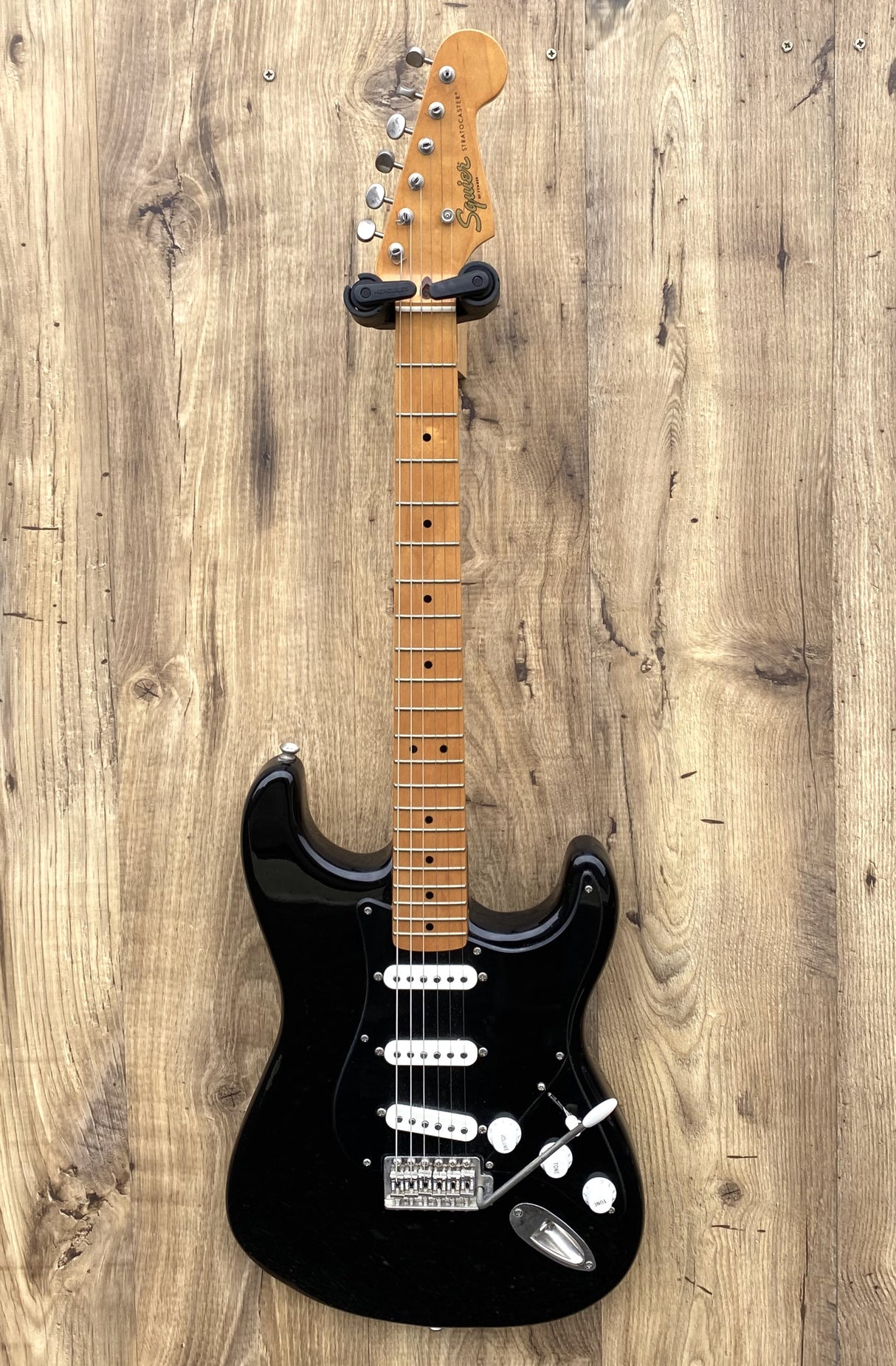 Squier FSR Classic Vibe 50s Strat 2020 Black with Black Pickguard