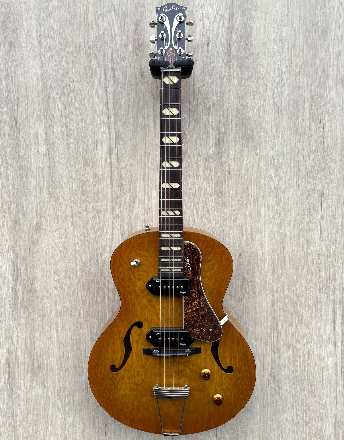Godin 5th Avenue Jumbo 390