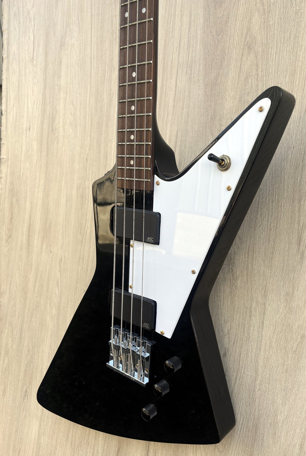 FlyBigGuy Custom Handmade Explorer Style Bass