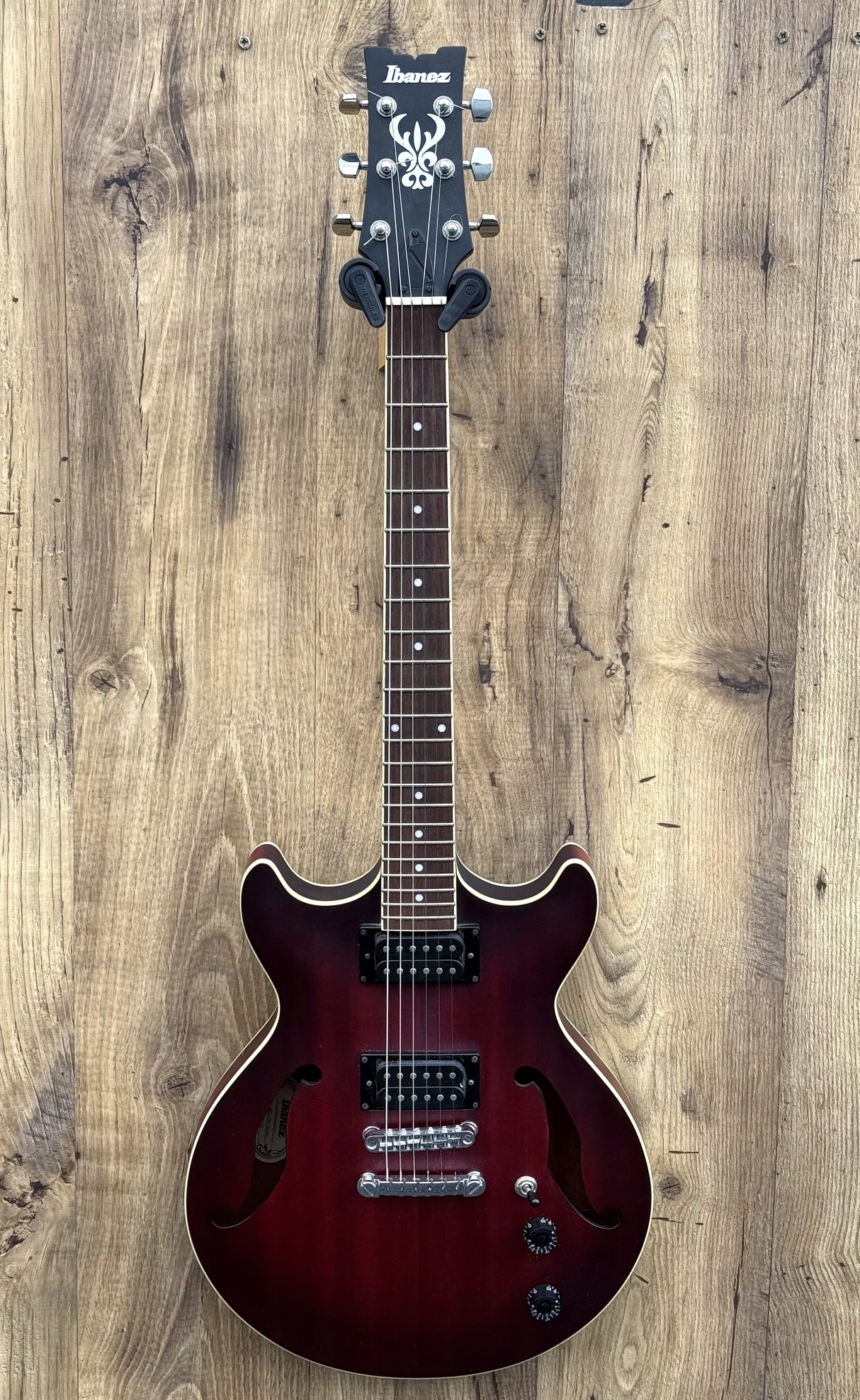 Ibanez AM53-SRF ArtCore Semi-Hollow Sunburst Red Flat