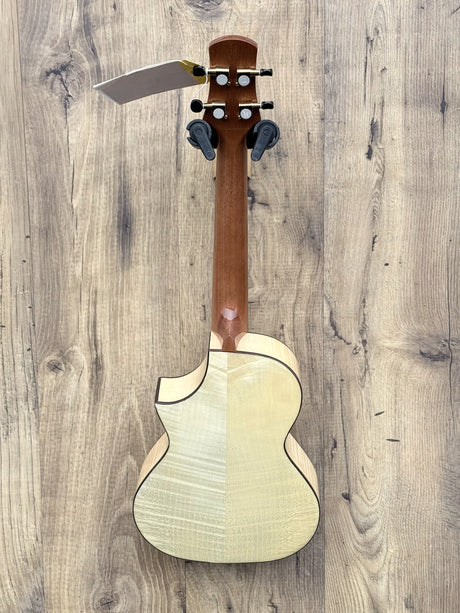 Isuzi SST-IT Tenor Ukulele