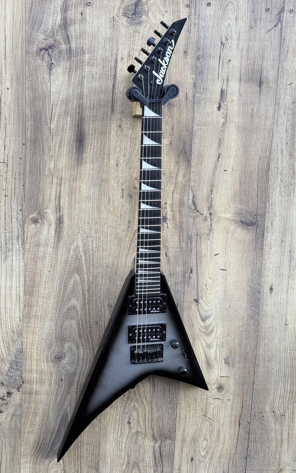 Jackson JS Series Rhoads Minion JS1X Silver Burst
