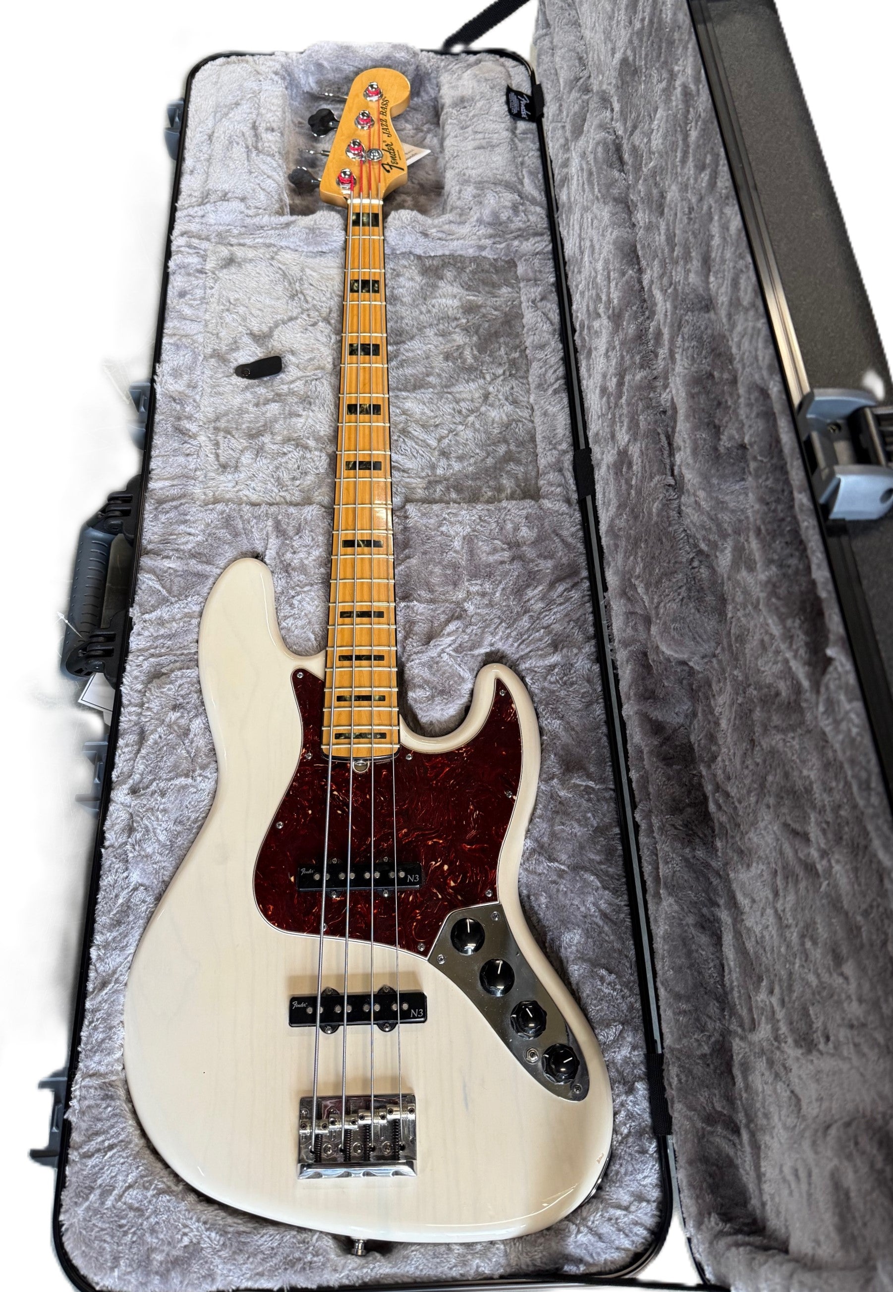 Fender American Deluxe Jazz Bass 2014 White Blonde – Reidys Home