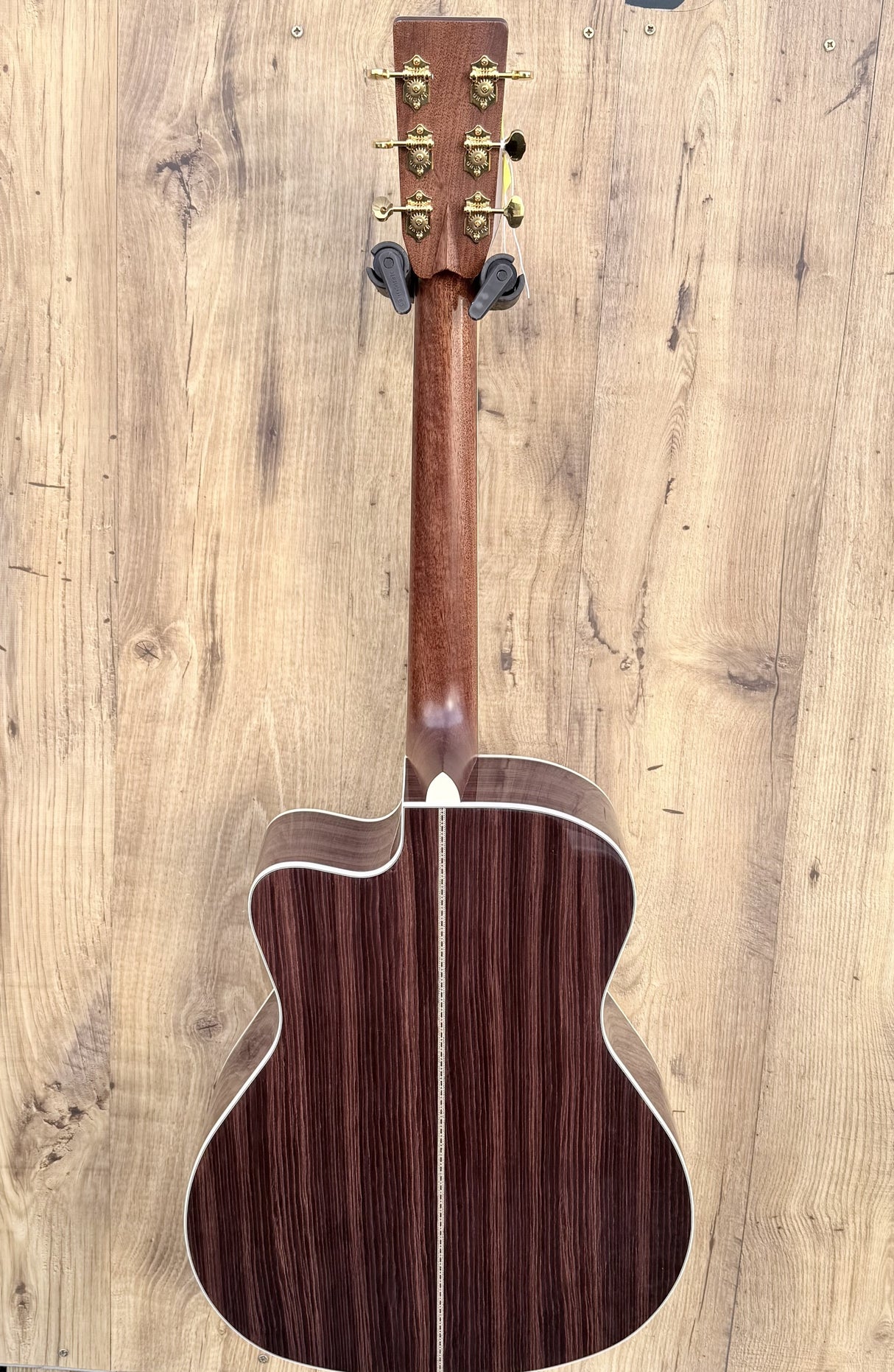 Sigma JTC-40E+ 14-Fret Jumbo Cutaway Electro-Acoustic 2018