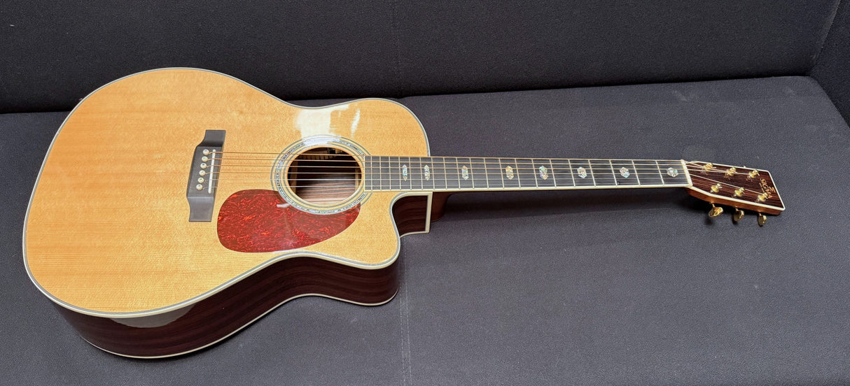 Sigma JTC-40E+ 14-Fret Jumbo Cutaway Electro-Acoustic 2018