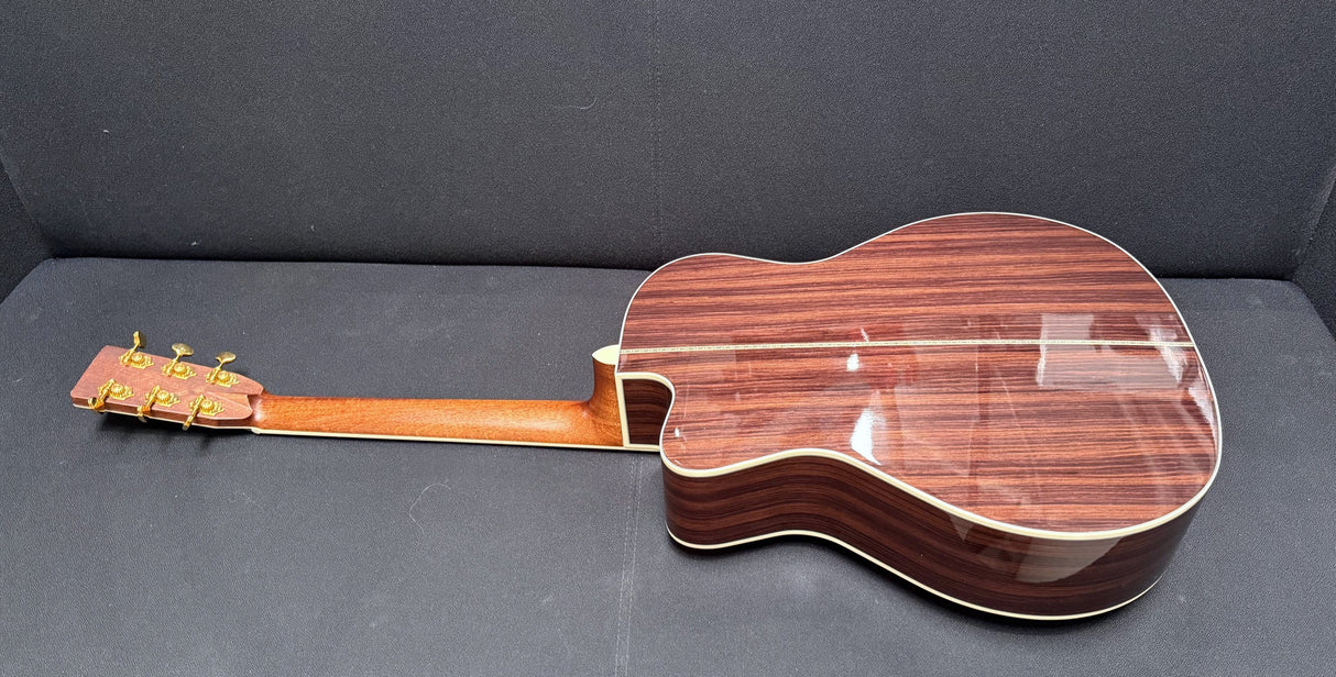 Sigma JTC-40E+ 14-Fret Jumbo Cutaway Electro-Acoustic 2018