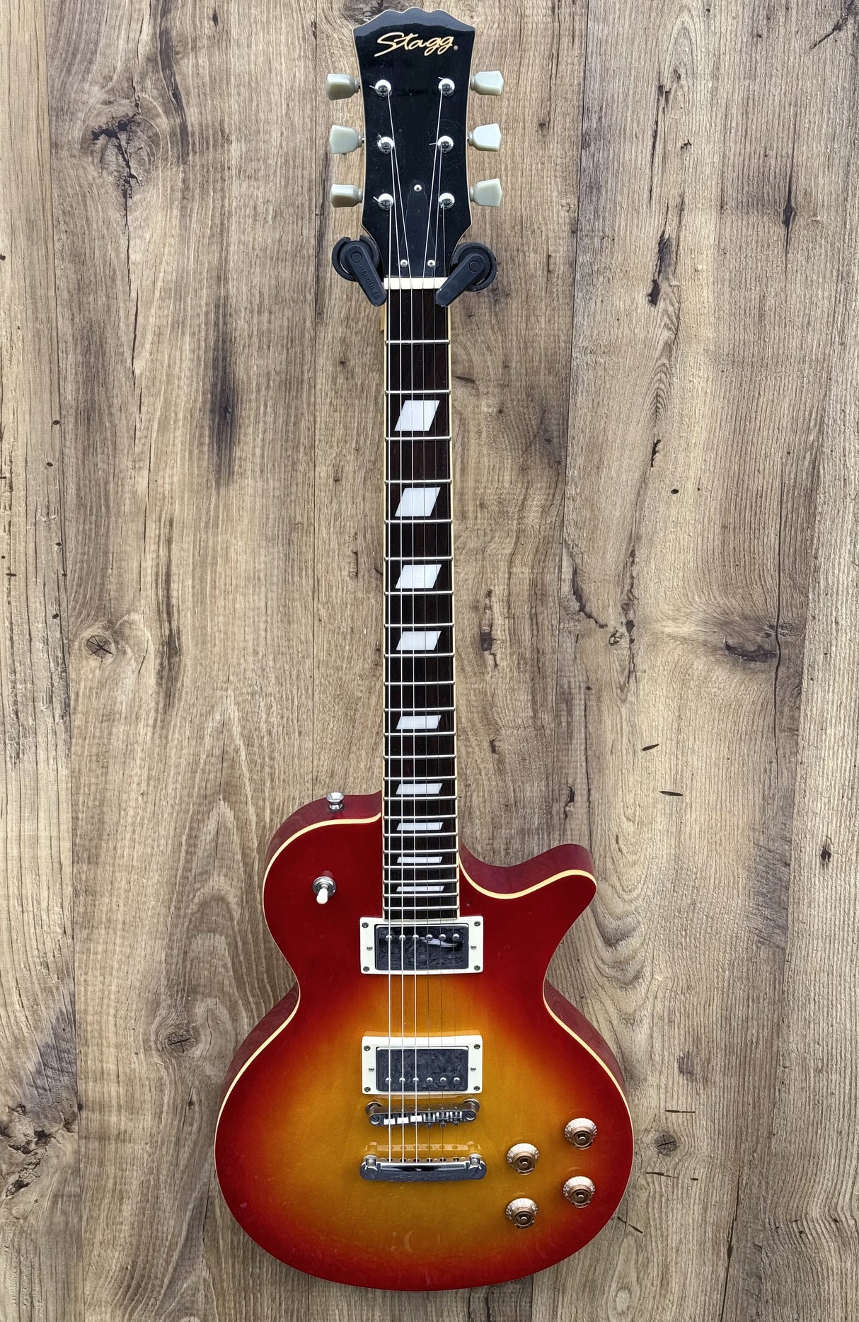 Stagg L320 Single Cut Electric Guitar Cherry Sunburst
