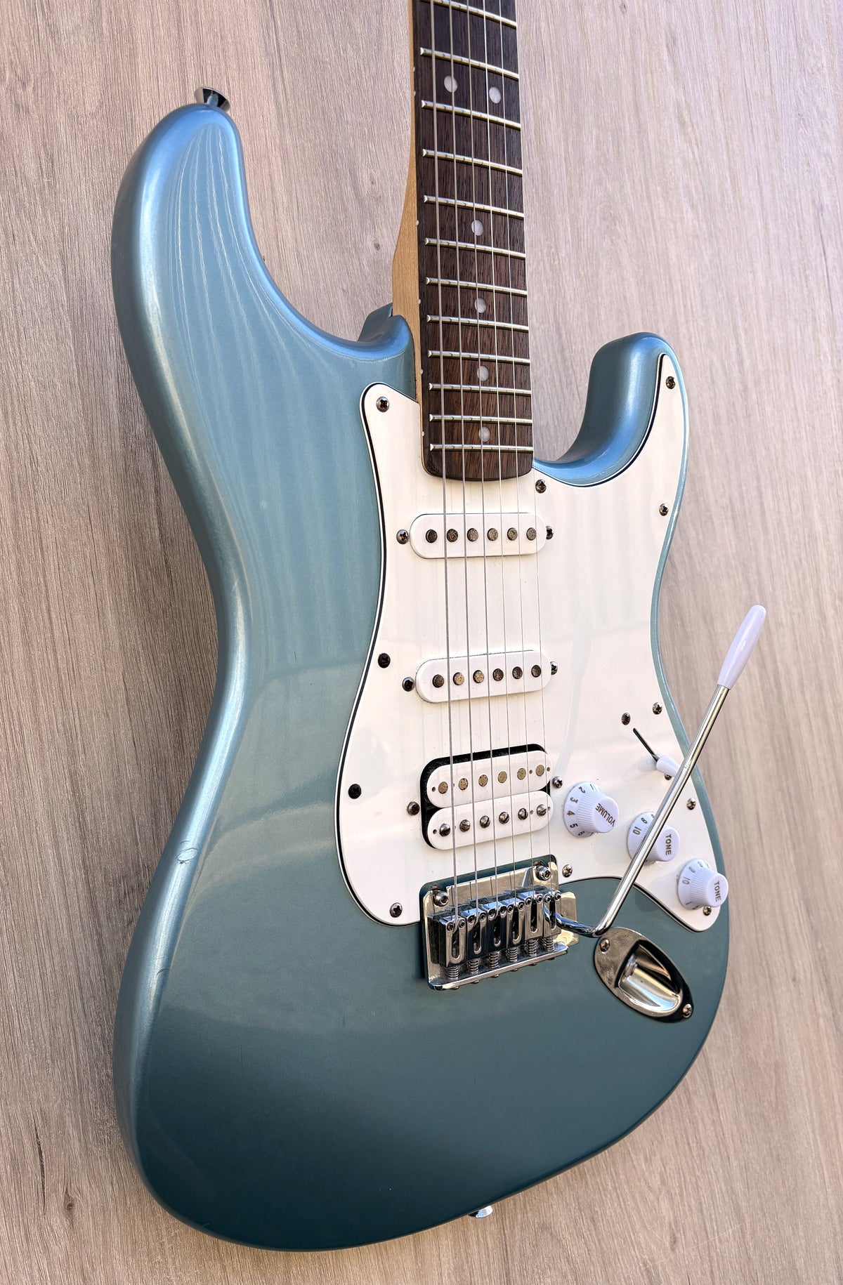 Squier FSR Affinity Stratocaster HSS LRL Ice Blue Metallic 2022