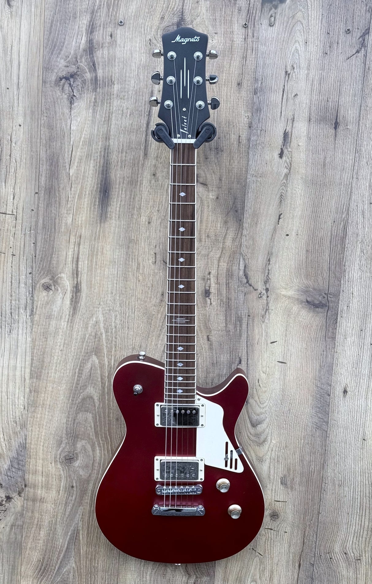 Magneto U-One Velvet Deluxe VV-4400 - Candy Apple Red Silk