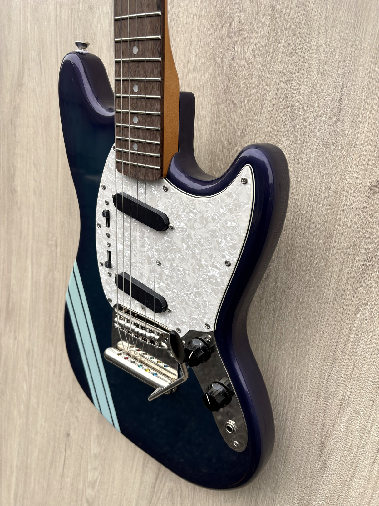 Squier FSR Classic Vibe 60s Mustang Competition Burgundy