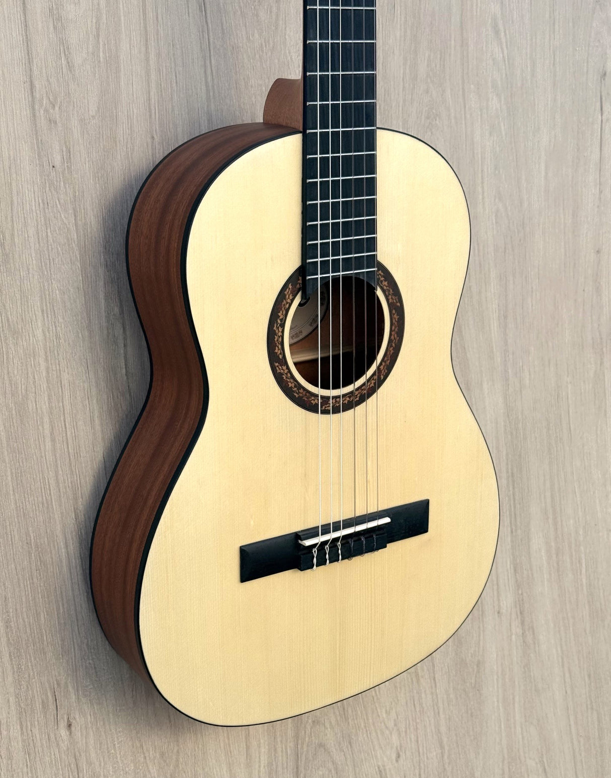 Vintage Historic Series Nylon Classical Natural 3/4