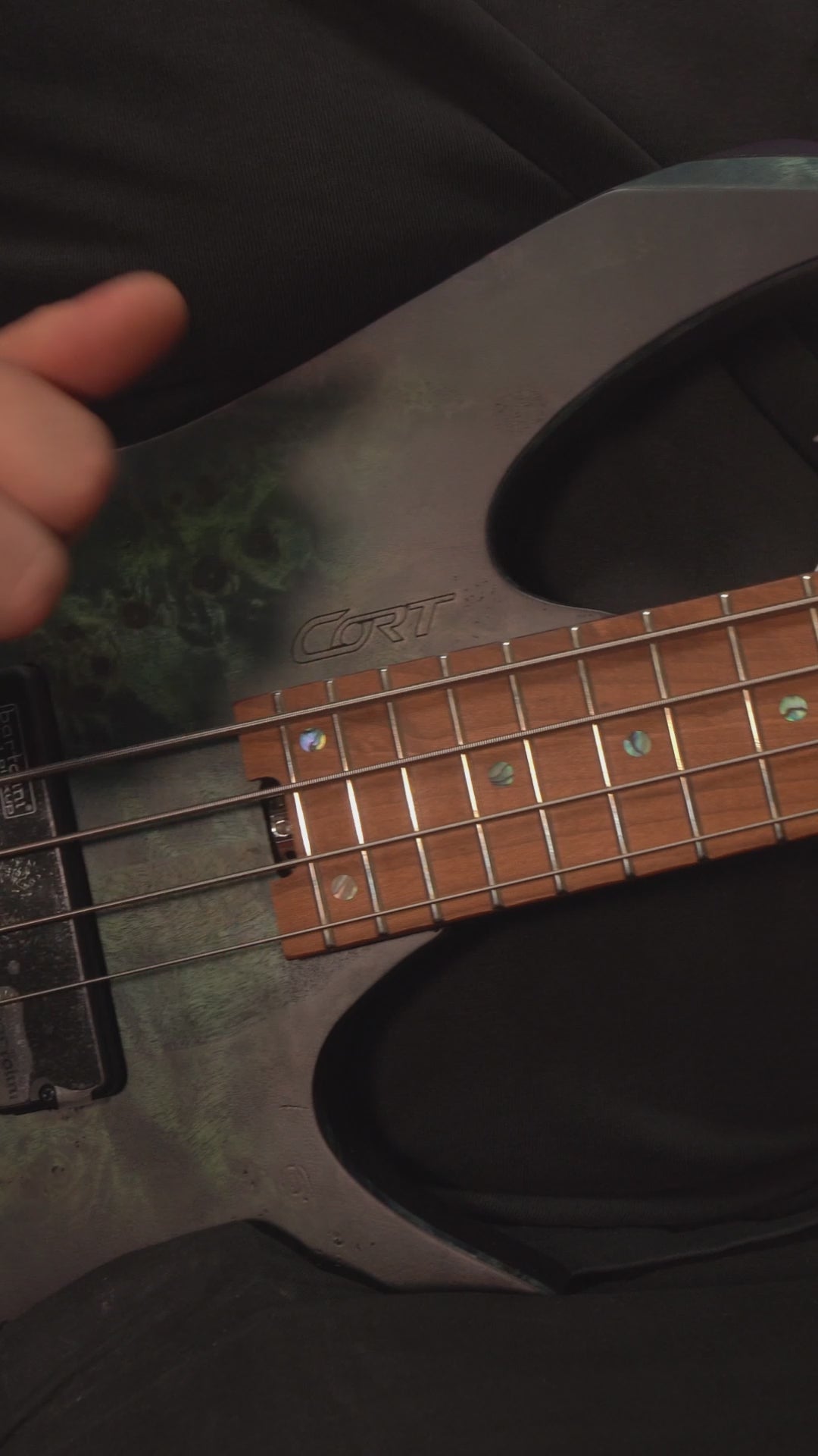 Cort Space 4 Star Dust Black Headless Bass