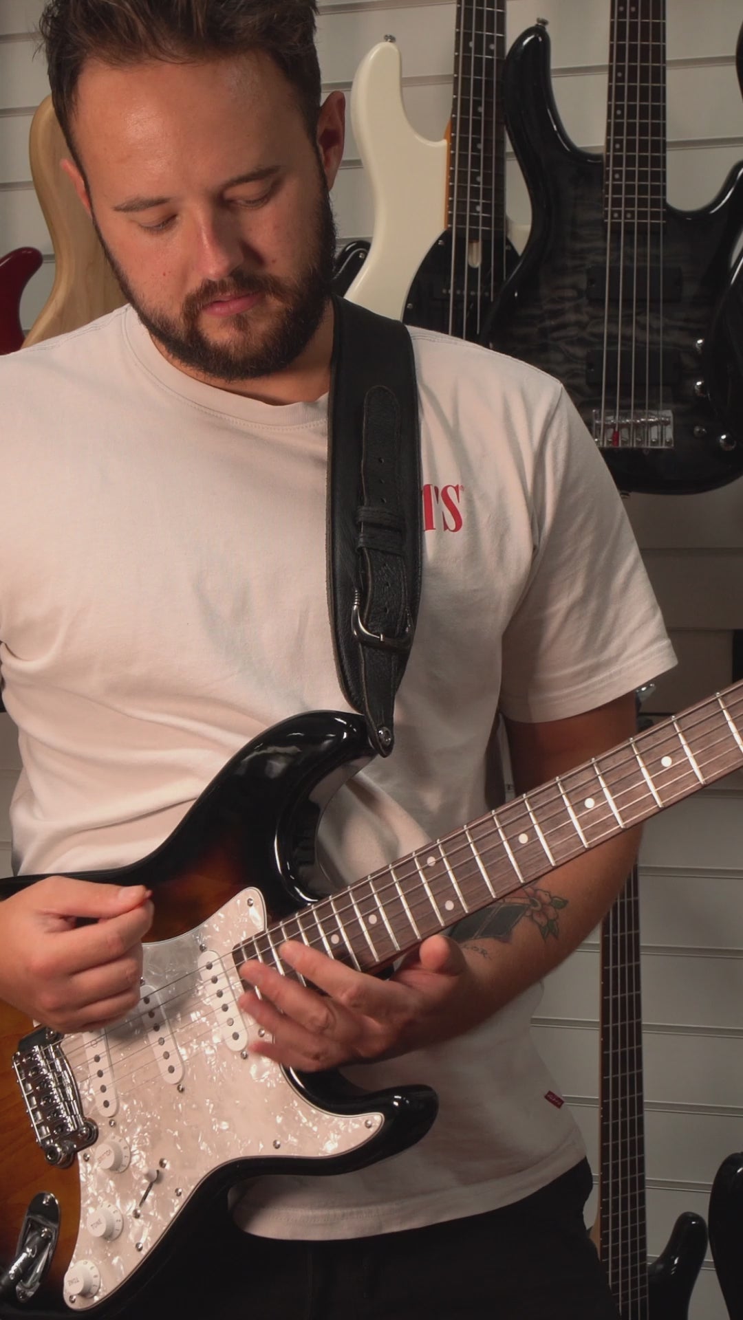G & L Tribute Series Legacy 3-Tone Sunburst
