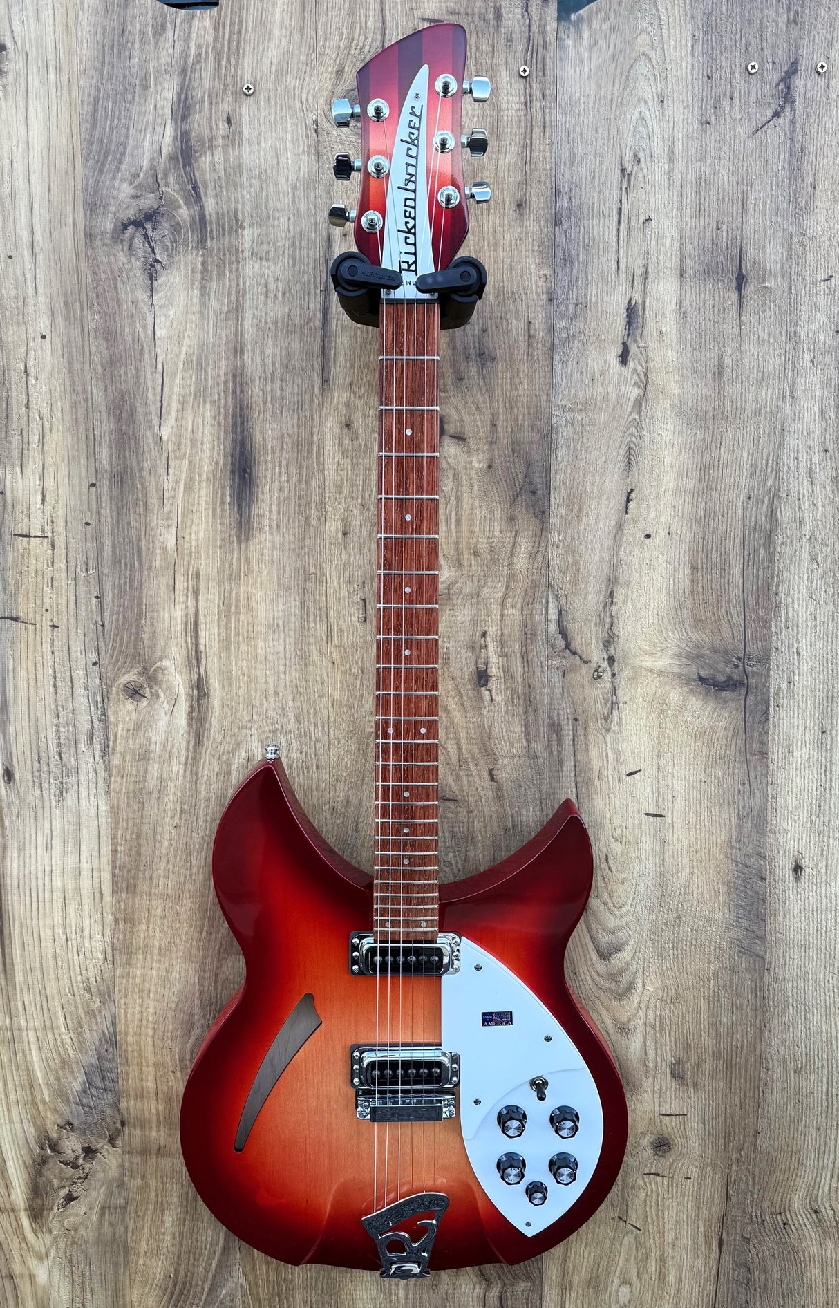 Rickenbacker 330 Fireglo