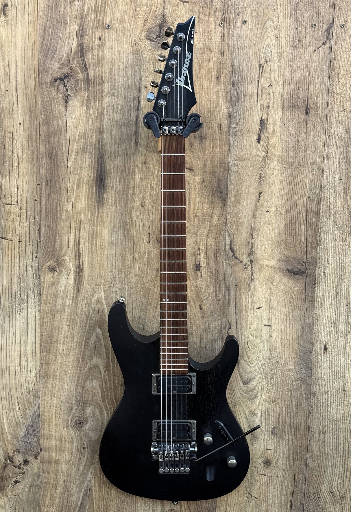 Ibanez S320 Weathered Black