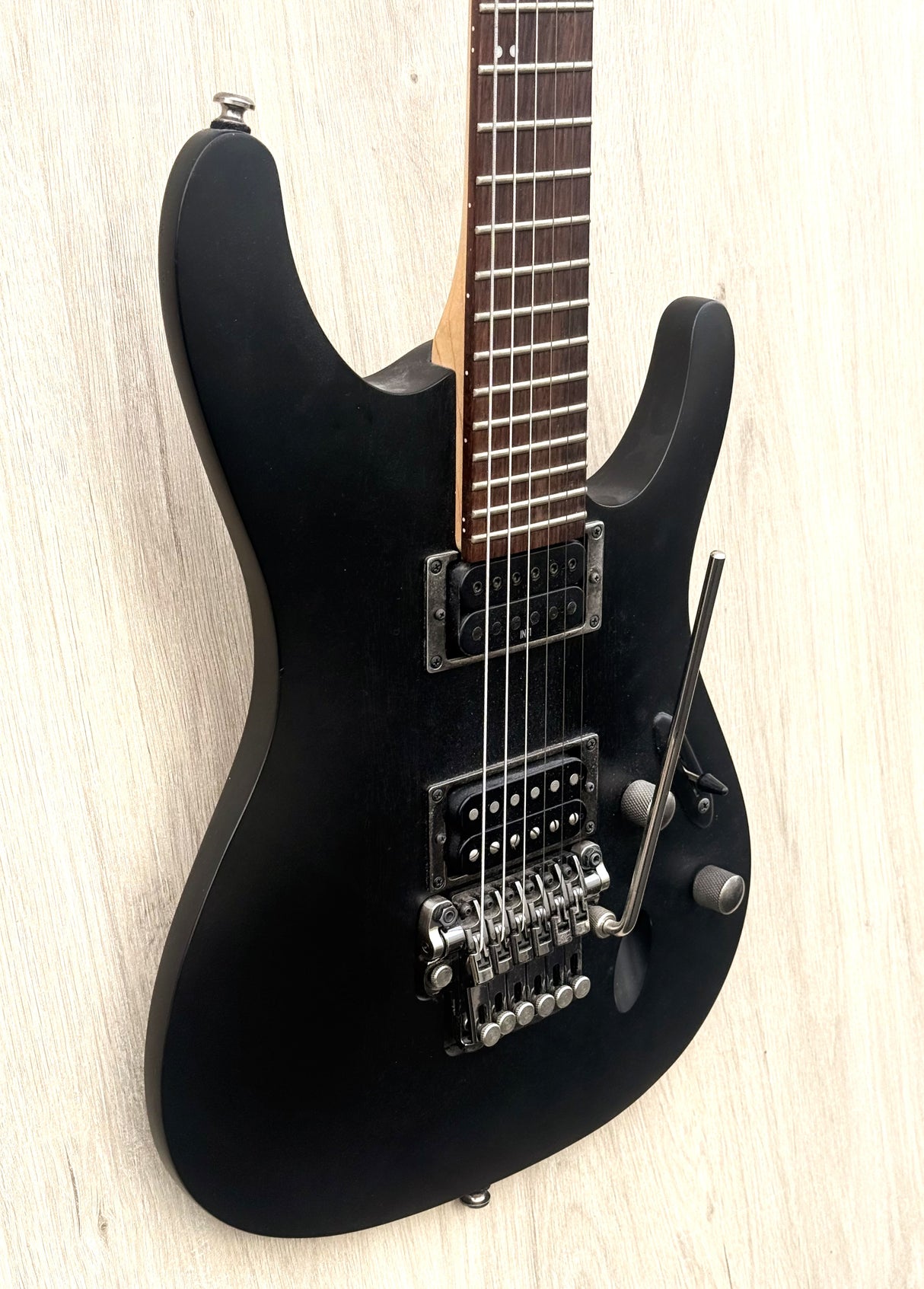 Ibanez S420-WK Weathered Black with Bare Knuckle Pickup