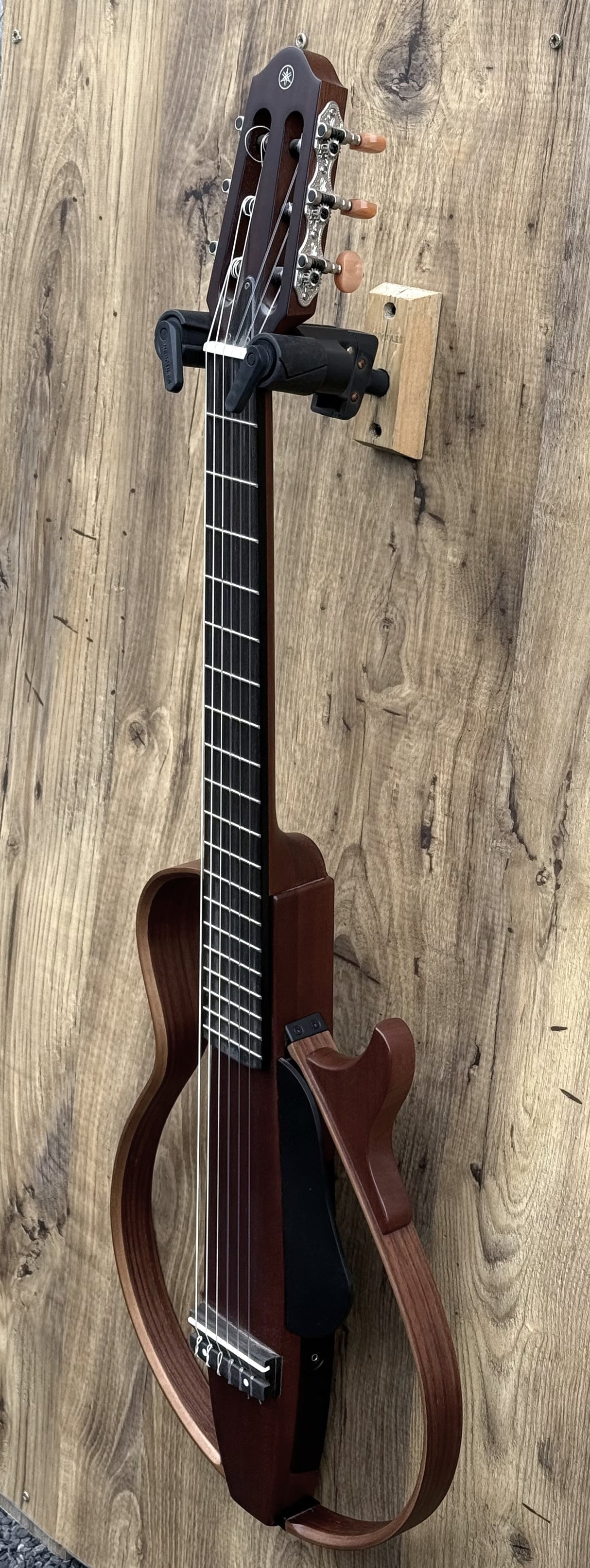 Yamaha SLG200N Nylon String Silent Guitar