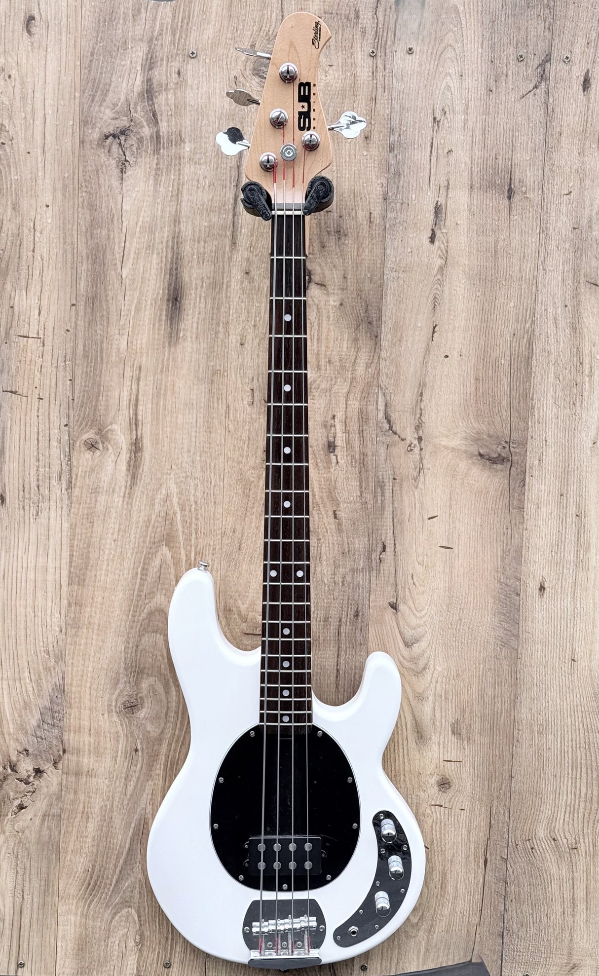 Sterling By Music Man Sub Ray 4 White