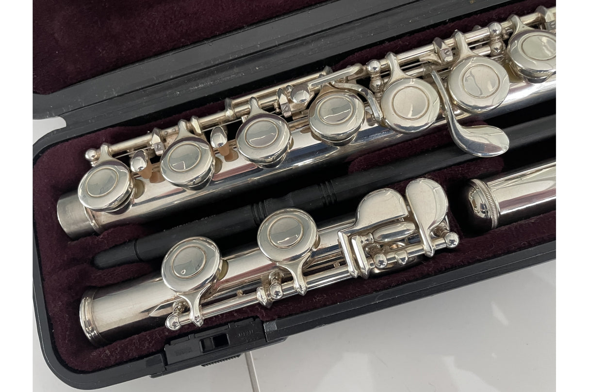 Yamaha YFL-211 Flute Outfit